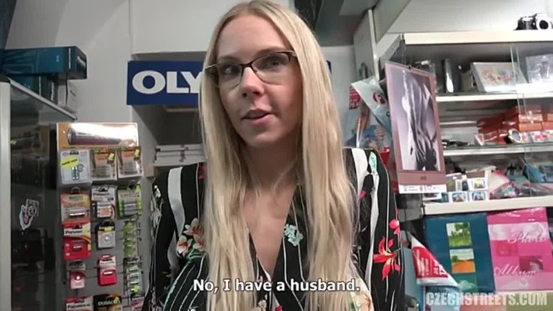 video дал в рот и трахнул в жопу продавщицу в подсобке sex