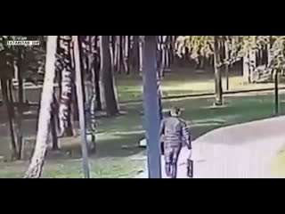 video в татарстане полиция задержала неадеквата который подходил к случайным женщинам на улице и избивал их ногами sex
