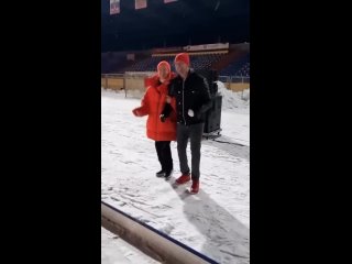 video роман костомаров и его жена оксана домнина повторили завирусившийся в сети танец sex