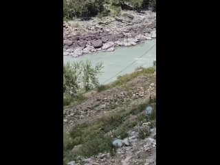 video мужчина пытался переплыть катунь sex