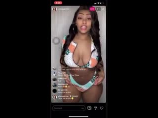 video негритянка черная женщина ebony ебони без лифчика в прозрачной кофте public торчащие и выпирающие braless sex