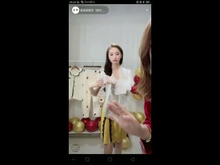 video во время примерки слетел большой лифчик и через тюль видна грудь с сосками 1 размер sex