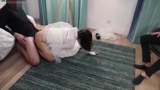 video дружок трахает русскую невесту до свадьбы жених смотрит как она ему изменяет кончил чужой жене в киску русское sex