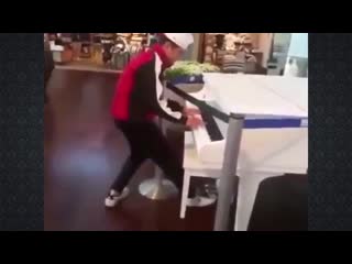 video парень просто проходил мимо пианино the guy was just passing by piano sex