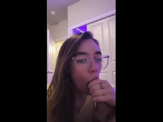 video порно с милашкой в очках 18 girls with glasses porn симпатичная брюнетка с прозрачными очками делает минет amp sex