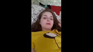 video молодая студентка н камеру перископ общается на интим темы показывает свои сиси писю попку раздевается sex