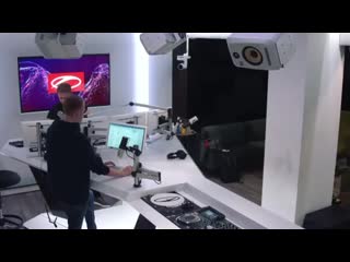 video weekend starting great with arminvanbuuren and rubenderonde dropping my new single the oasis on asotlive last sex