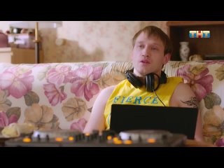 video странная женская логика позвала парня чтобы его соблазнить но строит из себя недотрогу sex