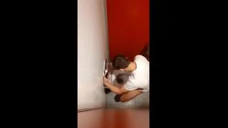 video парни натуралы дрочат в туалетах sex