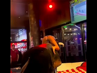 video девушка запрыгнула на быка но увидев ее вареник возбудились другие быки sex