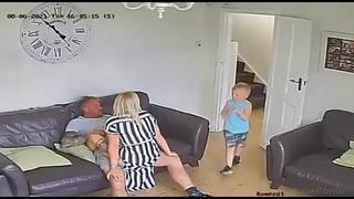 video маленький пиздюк не дает родителям возможности поебаться муж и жена хотят трахаться но сын мешает им семейная пара sex