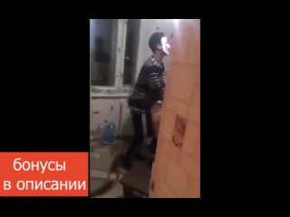 video негр ебет русскую замужнюю шлюху раком кончил в пизду секс на вписке домашнее порно муж снимает sex