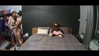 video подруга в гостях у моей жены куколд periscope рогоносец скрытая камера перископ жена лесбиянки измена sex