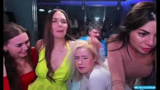 video шкуры показывают сиськи у mellstroy sex