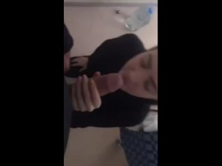 video русская молодая студентка на спор трахнулась и взяла в рот во дворе своей мамы домашнее sex