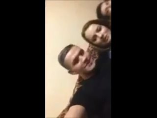 video молодая давалка сосет хуй у взрослого любовника вмашине за денги кончил на лицо глотает сперму жесткий секс sex
