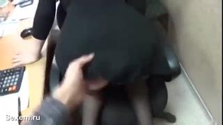 video быстрый секс во время обеденного перерыва с коллегой пока никто не видит порно домашнее частное любительское sex