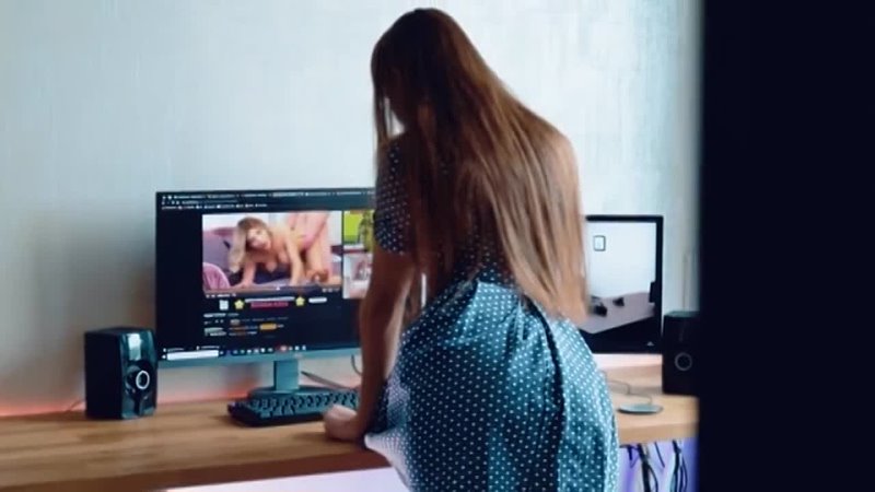 video школьница спалилась за просмотром порно sex