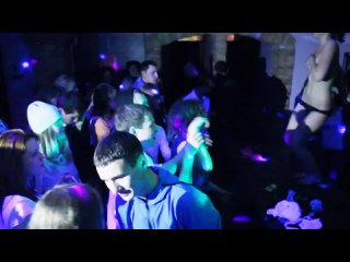 video девушки разделись за 500 рублей в ночном клубе миасса видео 18 sex