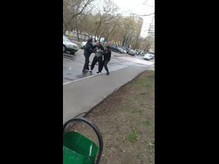 video когда гуляешь с ребенком а тебя скручивает полиция sex