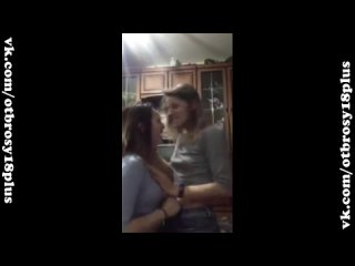 video пьяные русские студентки в перископе танцы без лифчиков periscope засветы sex
