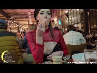 video пришла без нижнего белья на свидание в кафе засветы в кафе sex