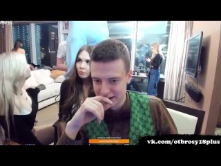 video меллстрой раздел девушку на своем стриме спалил сочную грудь девушки на стриме sex