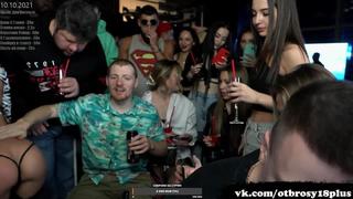 video показала новые стринги и сочную попку в прямом эфире у mellstroy sex