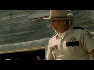video техасская резня бензопилой начало 2006 чарльз хьюитт мучает эрика и дина хиллов наказывая их за уклонение sex