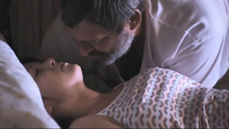 video мама заставляет дочку заниматься проституцией ебет дочь секс старого с молодой заставил сосать кончил в дочурку sex