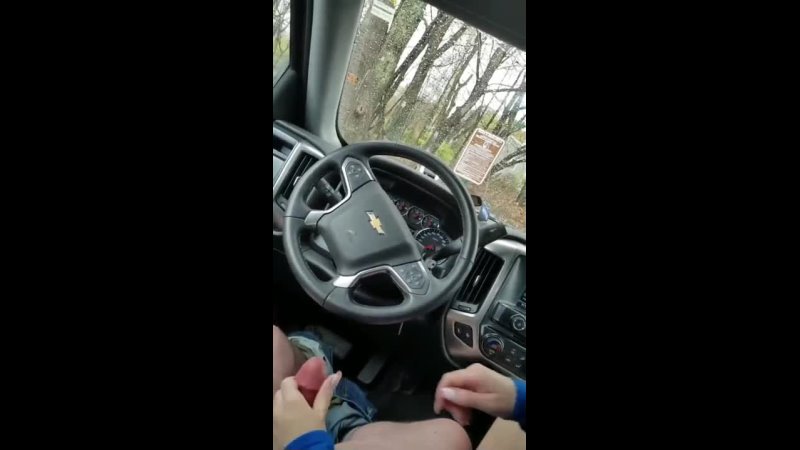 video подвёз знакомую с клуба а она отсосала и дала себя трахнуть минет секс в машине блондинка сосёт sex