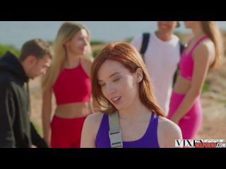 video рыженькая девушка решила удивить парня у бассейна sex