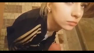 video дал на клык красивой шалавеглотает сперму сосет большой хуй бывшего взяла за щеку русское домашнее порно sex