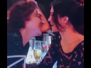 video кайли дженнер милуется с тимоти шаламе sex