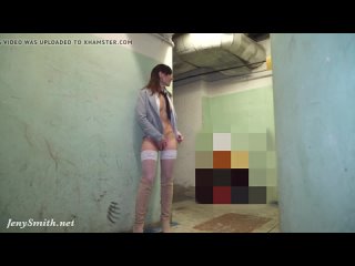 video обнаженная jeny smith скрывается и пробирается в затерянном sex
