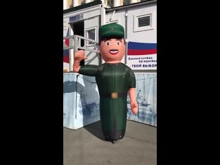video резиновый гиркин весело зазывает пушечное мясо в мобильный пункт набора наемников на войну sex