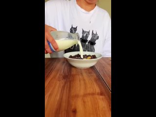 video у нее шоколадные шарики на лице shorts лучшее видео от лысый и блондинка sex