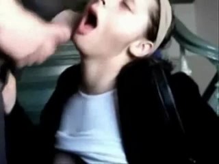 video впустил бухую соседку чтобы её не наругали родители а она начала приставать ко sex