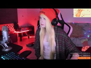 video стримерша карина облизывает свои ножки пяточки фут фетиш sex