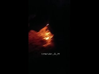 video красиво горит укрытие всушников догорает после прямого попадания снаряда российской артиллерии u g m sex