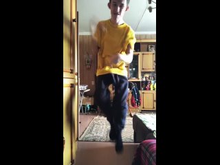 video пацан сошёл с ума и хочет кому то отлизать ебануто прыгая секс порно жесткое ебля дрочка сучки мем подпишись на sex