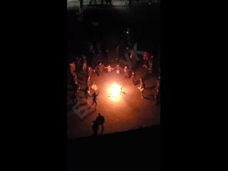 video современный херсон или танцы с волками ждуны у костра радуются возвращению в средневековую украинскую цивилизацию sex