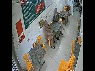 video во вьетнаме парень облил и поджег мужика которого подозревал в измене со своей женой перебор жесткий правильно нех sex