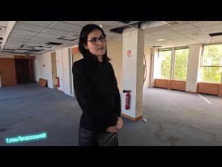 video агент по недвижимости изменяет парню которого трахают в анал во время визита фальшивых клиентов sex