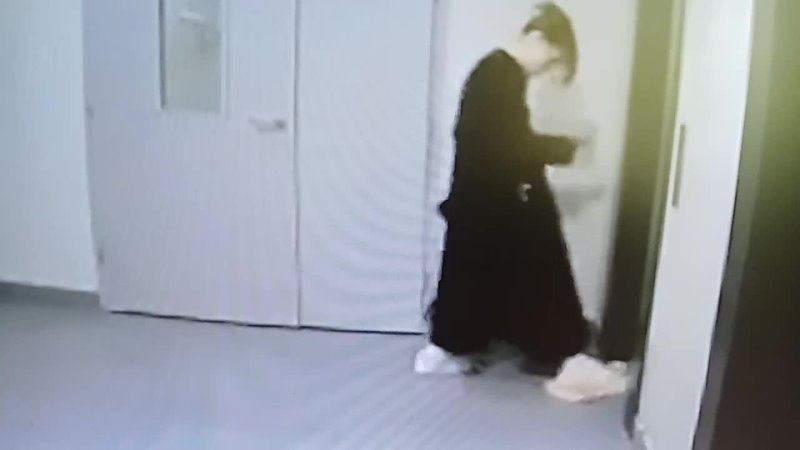 video ужасное зрелище в подъезде было снято на камеру видеонаблюдения sex