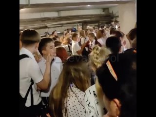 video город русских моряков школьники севастополя поют родную песню во время воздушной тревоги sex