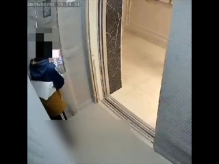 video в краснодаре женщина избила мальчика в лифте многоэтажки женщина с сыном зашла в лифт одновременно с незнакомым sex