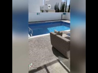video бородатый пиздолиз заставляет свою подругу кончать при помощи языка и шаловливых пальцев полное видео можно найти sex
