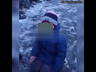 video красноярские зумеры заставили 18 летнего школьника целовать ноги и извиняться целая группа молодые sex