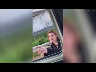 video в киеве полуголая женщина предлагает водителям минет за то чтобы её подвезли sex